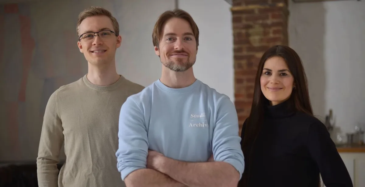 Das chunkx-Gründerteam – drei Personen im Büro